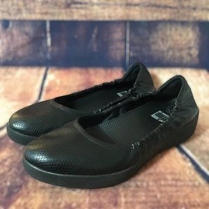 FitFlop Sz 9 Black Superchic Snake Embossed Flats